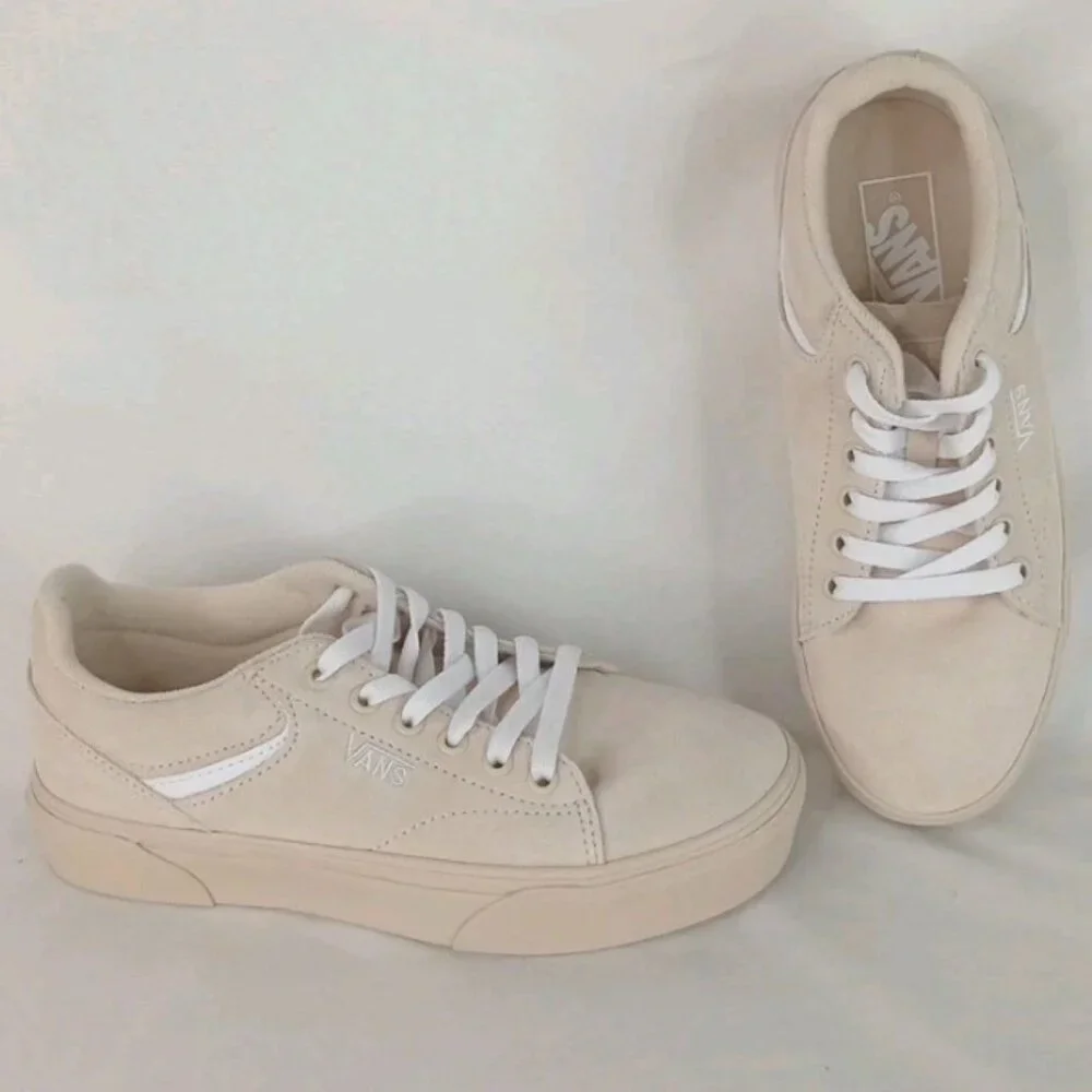 NWOB Women's Tan Vans off the Wall 721356 Size 7.5 - Picture 1 of 14